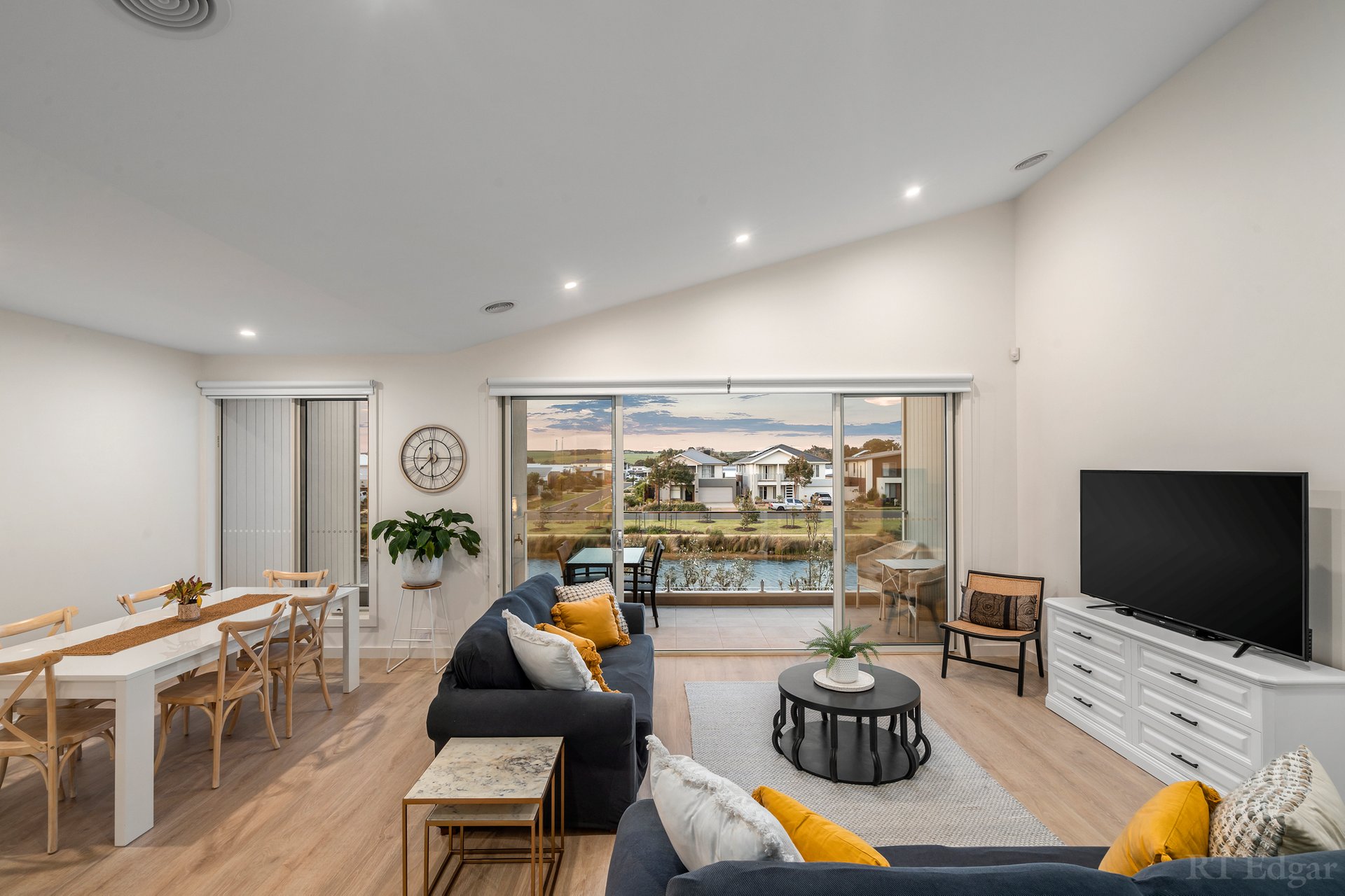 Property Gallery Thumbnail 8