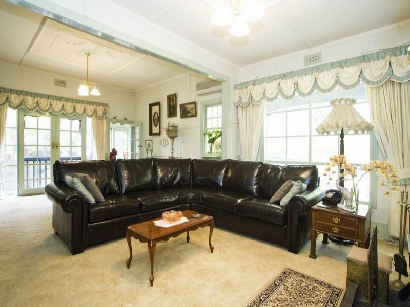 42 BROWNS Road, Montrose image 3