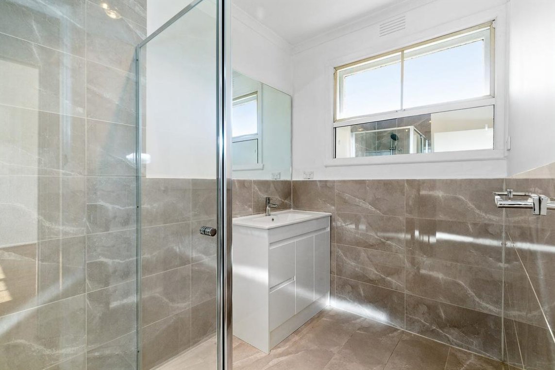 42 Caroline Cres, Blackburn&nbsp;North image 2