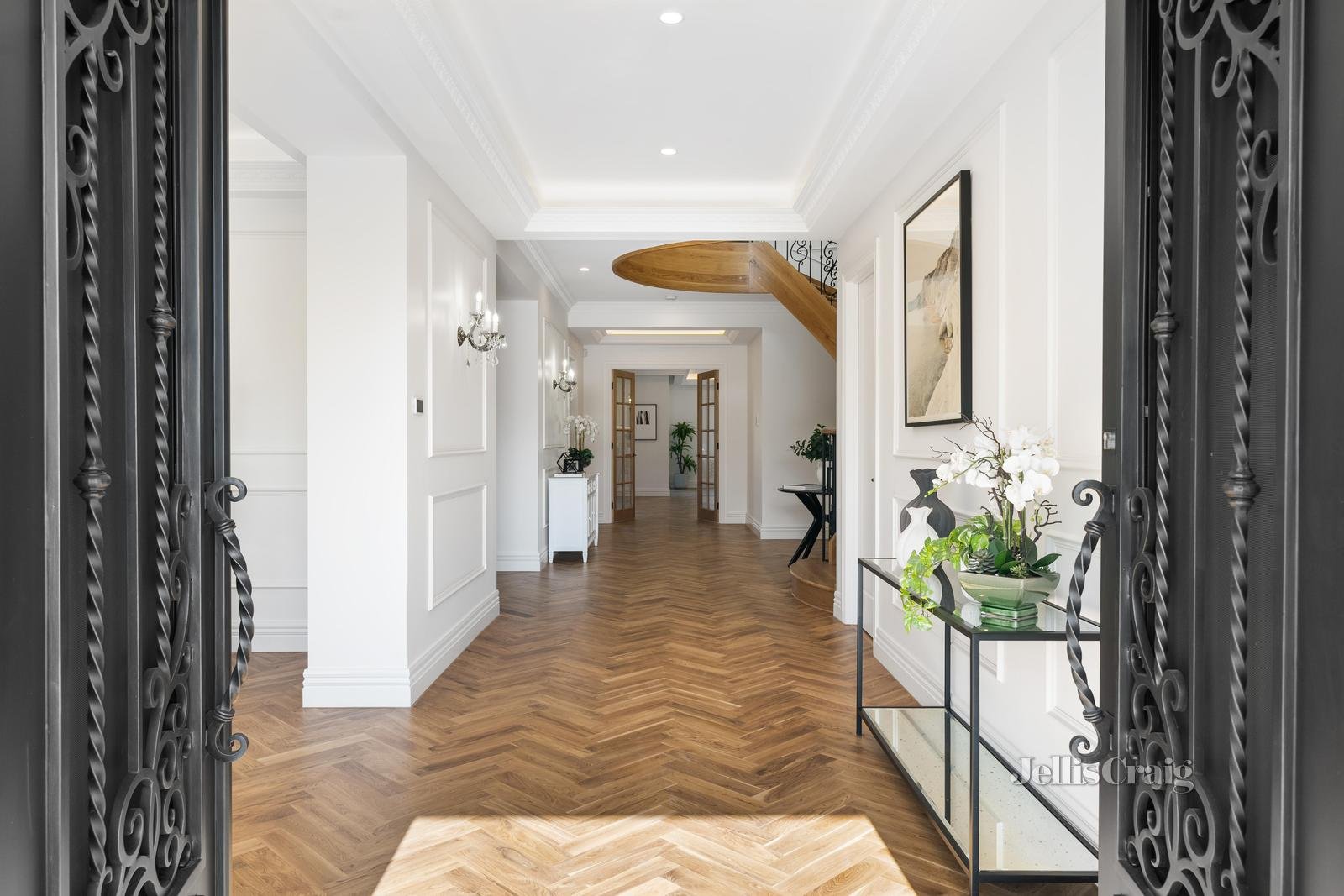 42 Cypress Avenue, Glen Waverley image 2