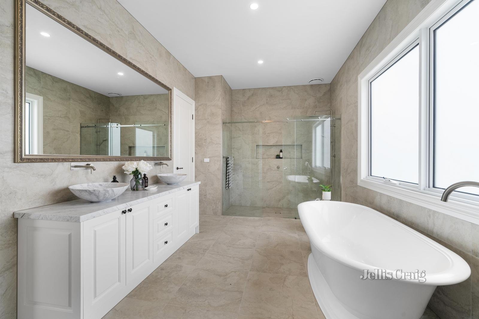 42 Cypress Avenue, Glen Waverley image 15