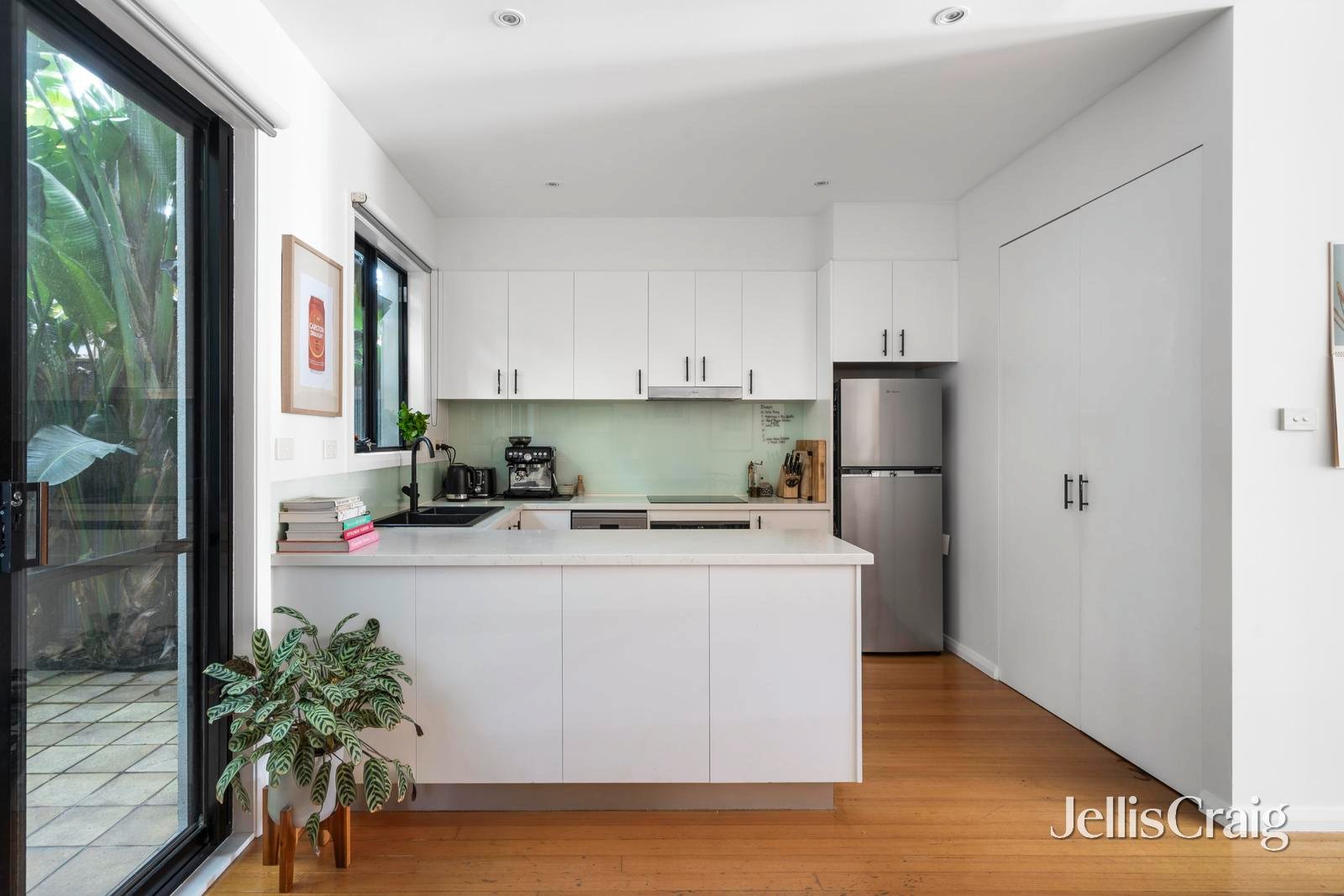 4/2 Davies Street, Brunswick image 5