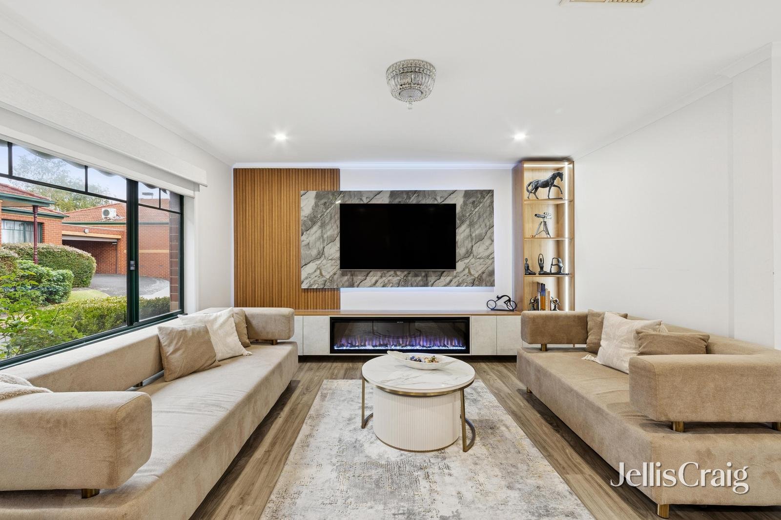 4/2 Daws Road, Doncaster&nbsp;East image 2