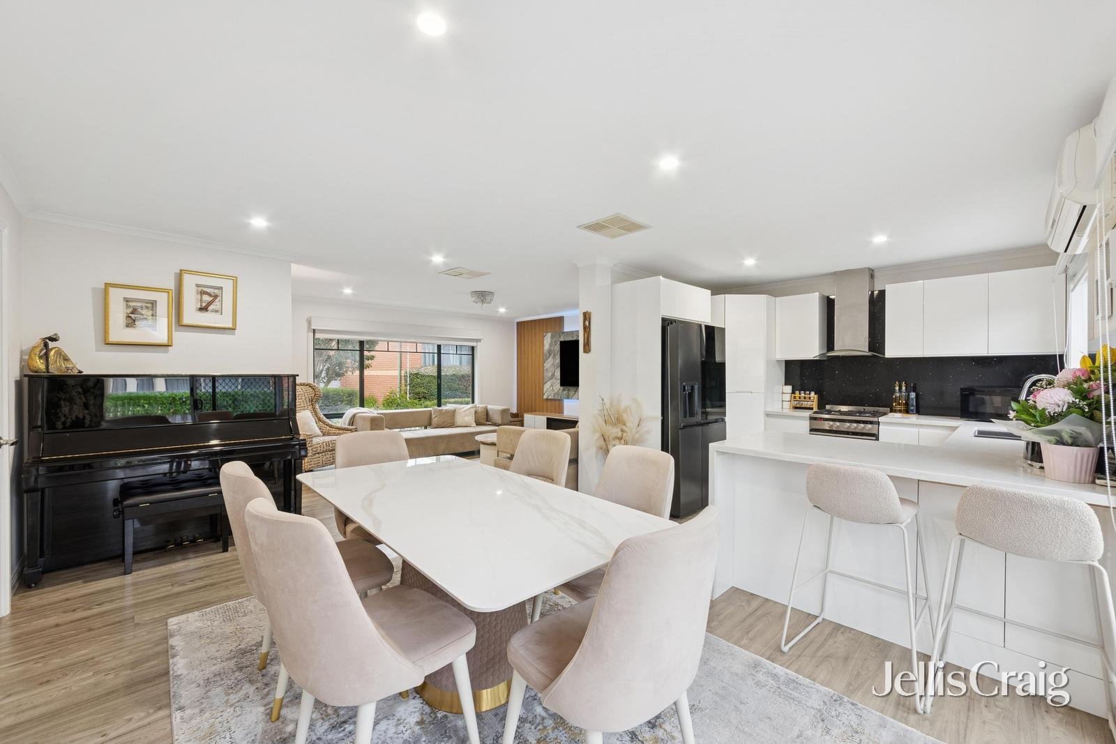 4/2 Daws Road, Doncaster&nbsp;East image 4