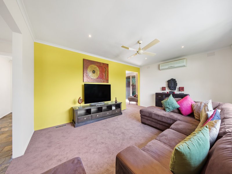 42 Denver Crescent, Rowville image 2