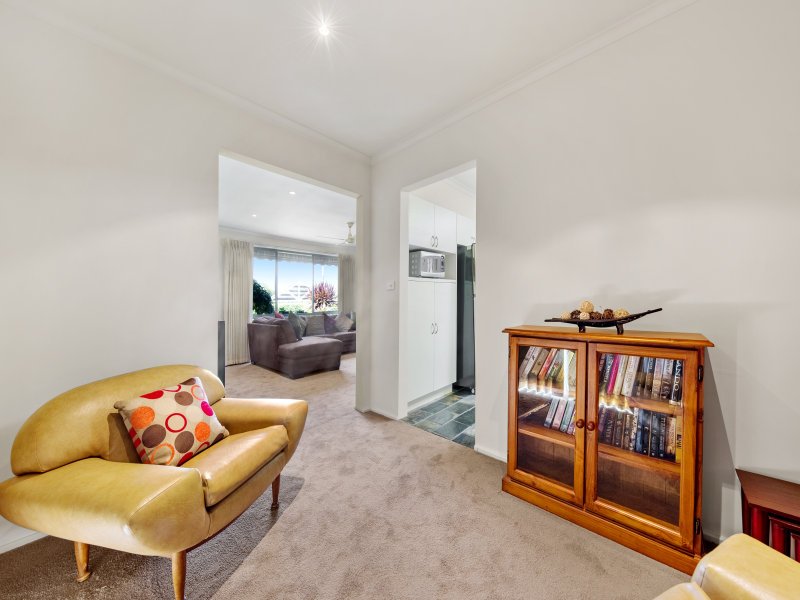 42 Denver Crescent, Rowville image 3