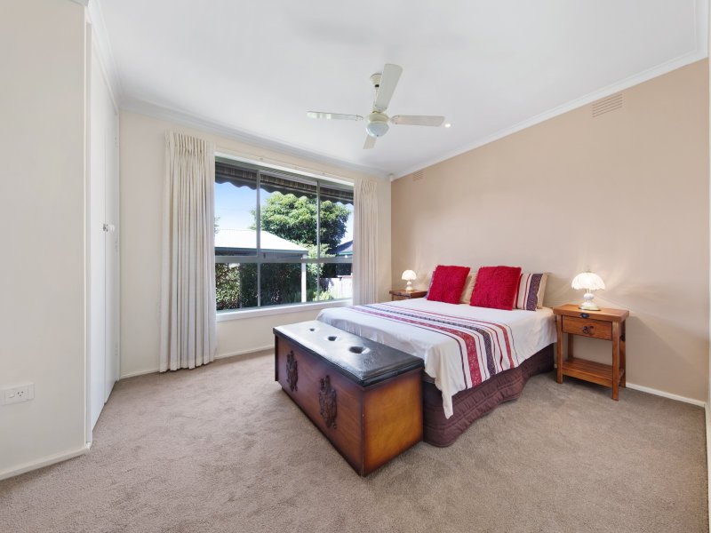 42 Denver Crescent, Rowville image 5