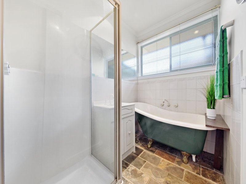 42 Denver Crescent, Rowville image 6