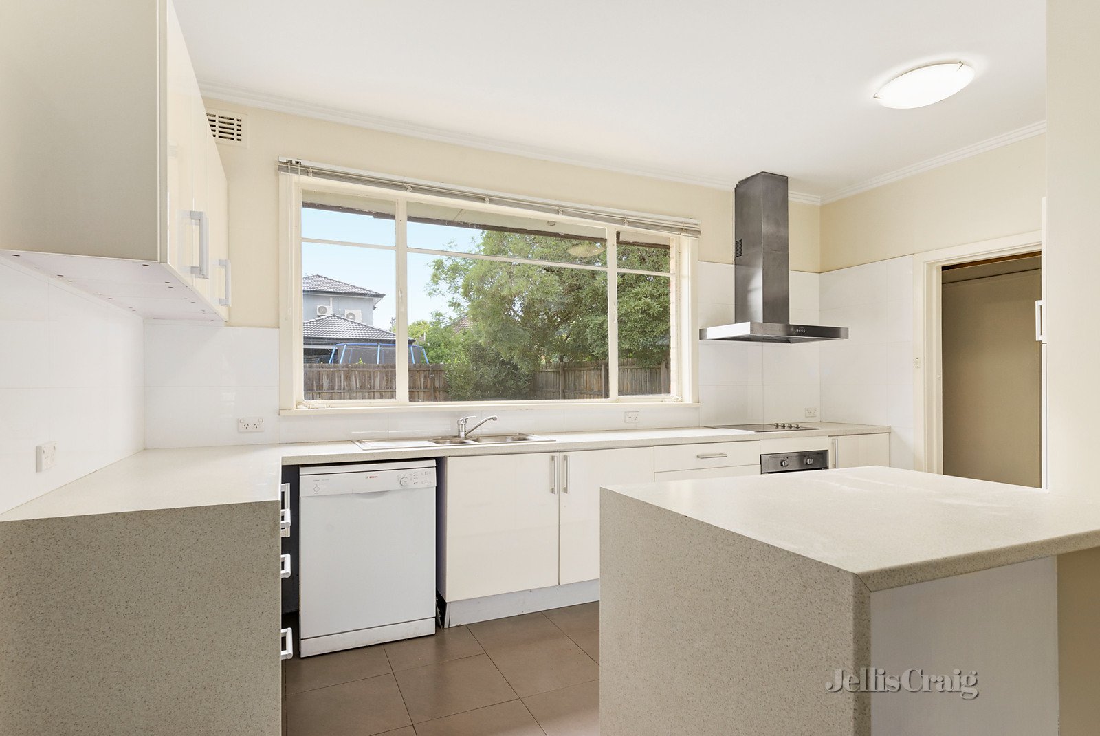 42 Edinburgh Street, Bentleigh East image 2