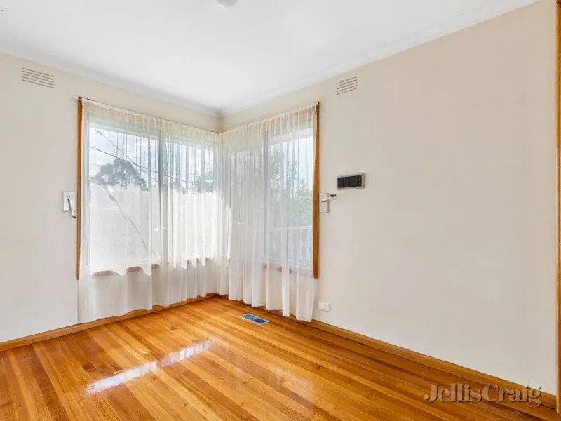 42 Elwers Street, Watsonia North image 5