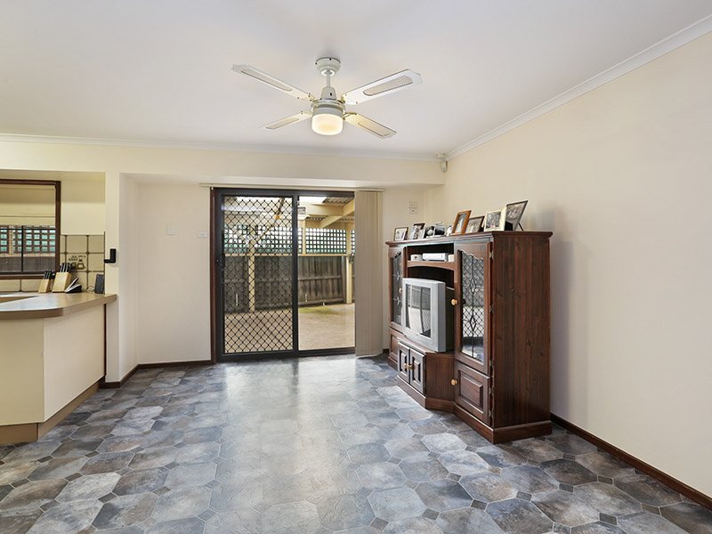 42 Enfield Drive, St Albans Park image 6