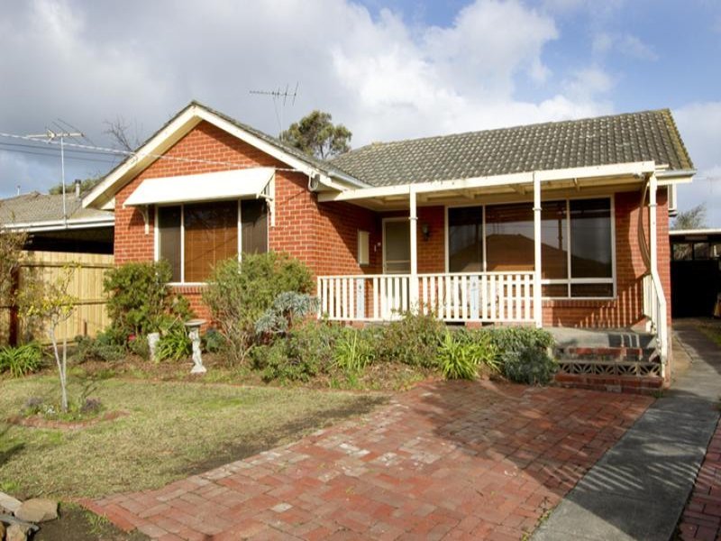 42 Fidge Crescent, Breakwater image 1