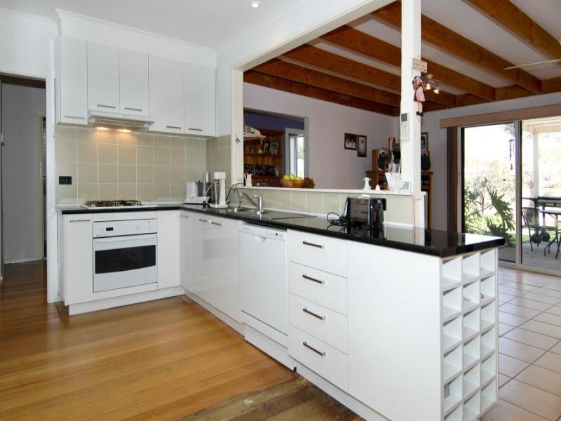 42 Fidge Crescent, Breakwater image 2