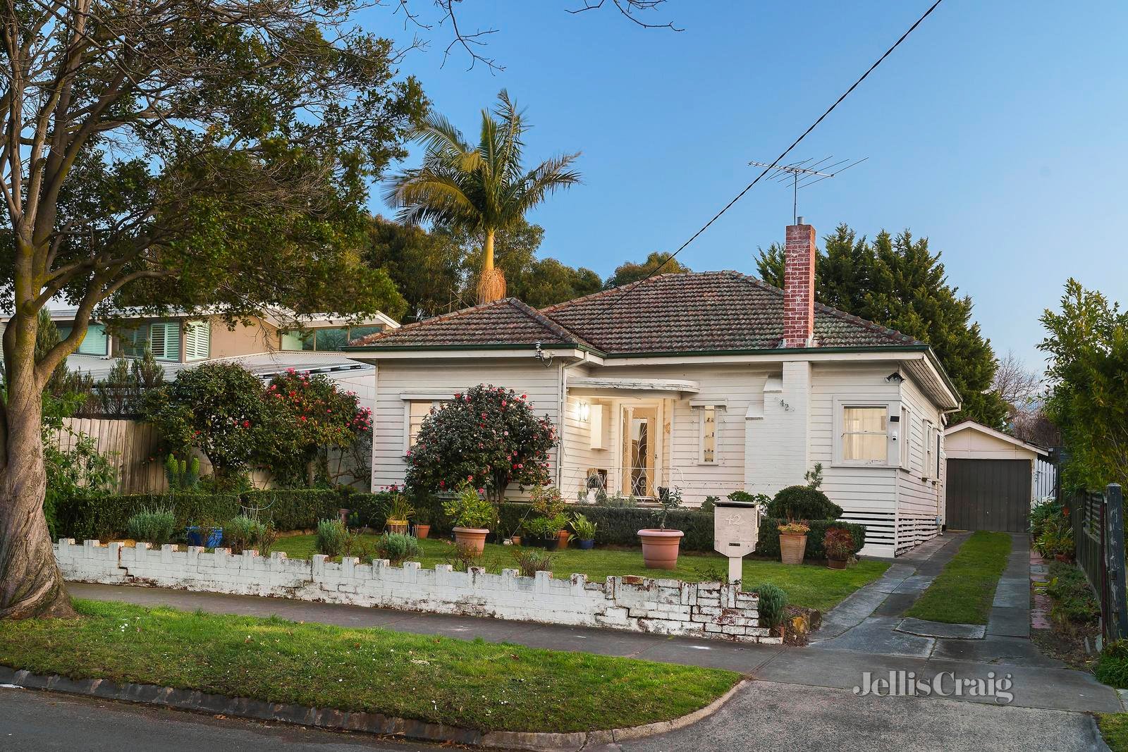 42 Flowerdale Road, Glen Iris image 1