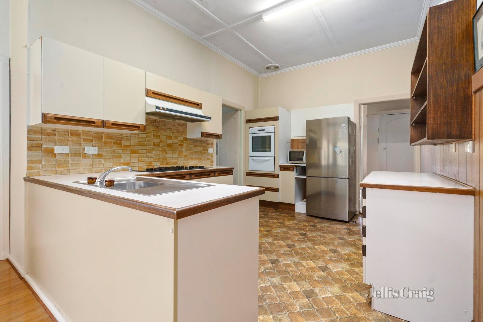 42 Flowerdale Road, Glen Iris image 5