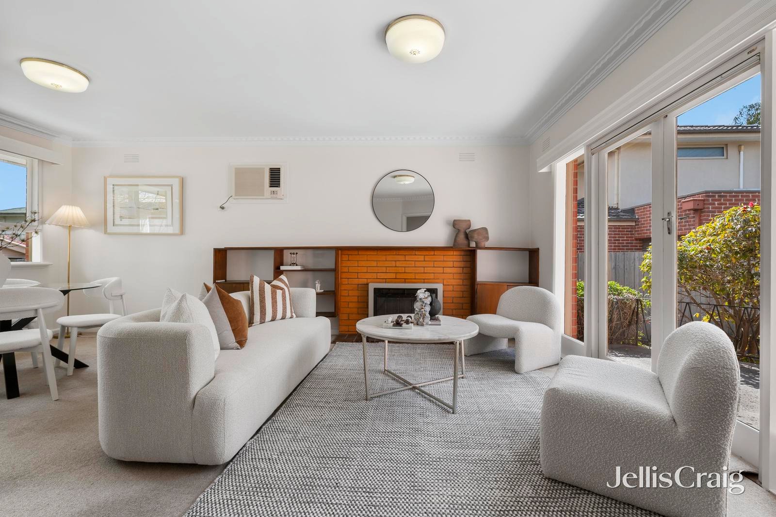 42 Gissing Street, Blackburn South image 2