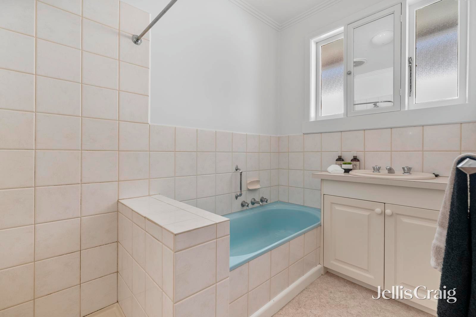 42 Gissing Street, Blackburn South image 7