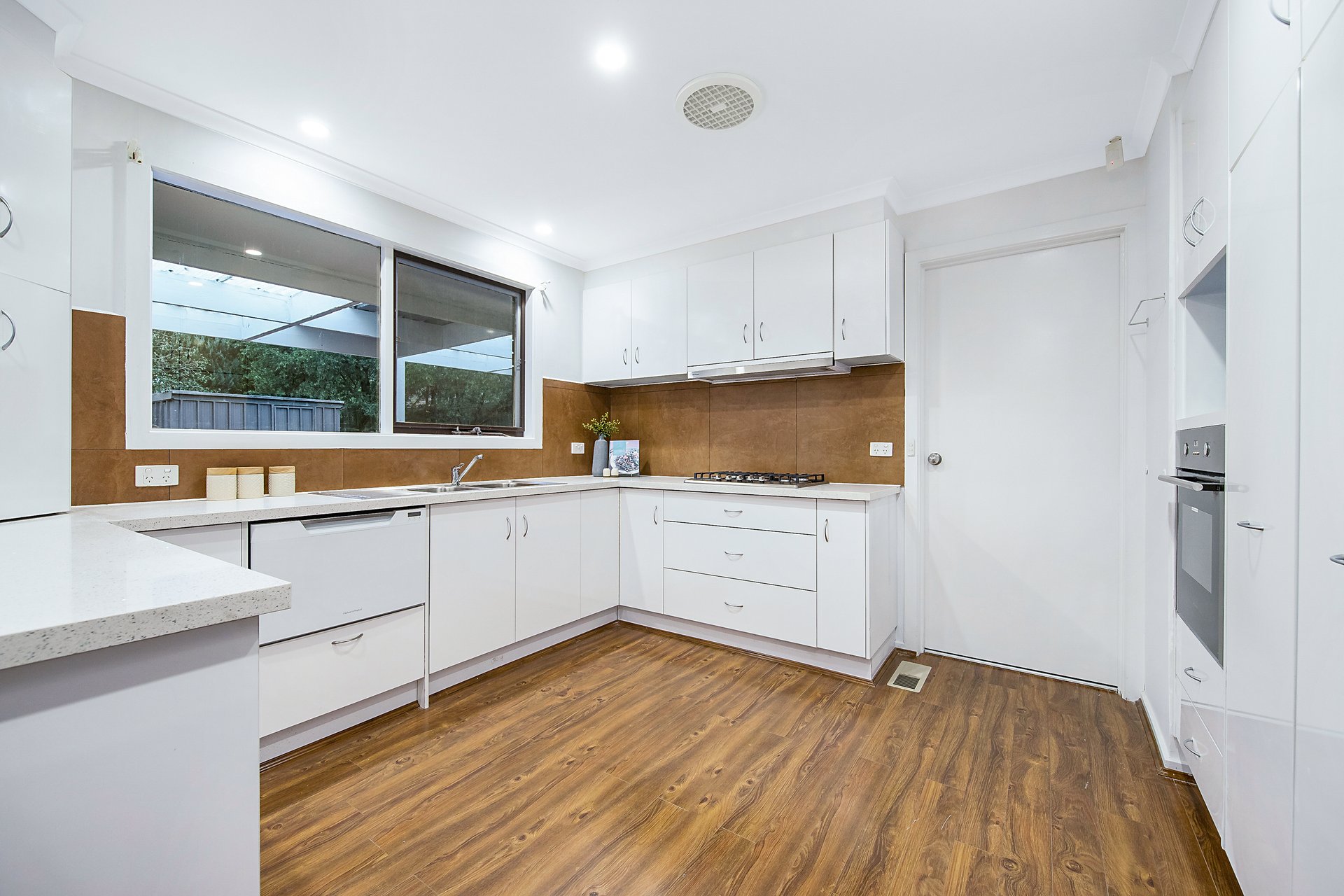 42 Goulburn Drive, Rowville image 6