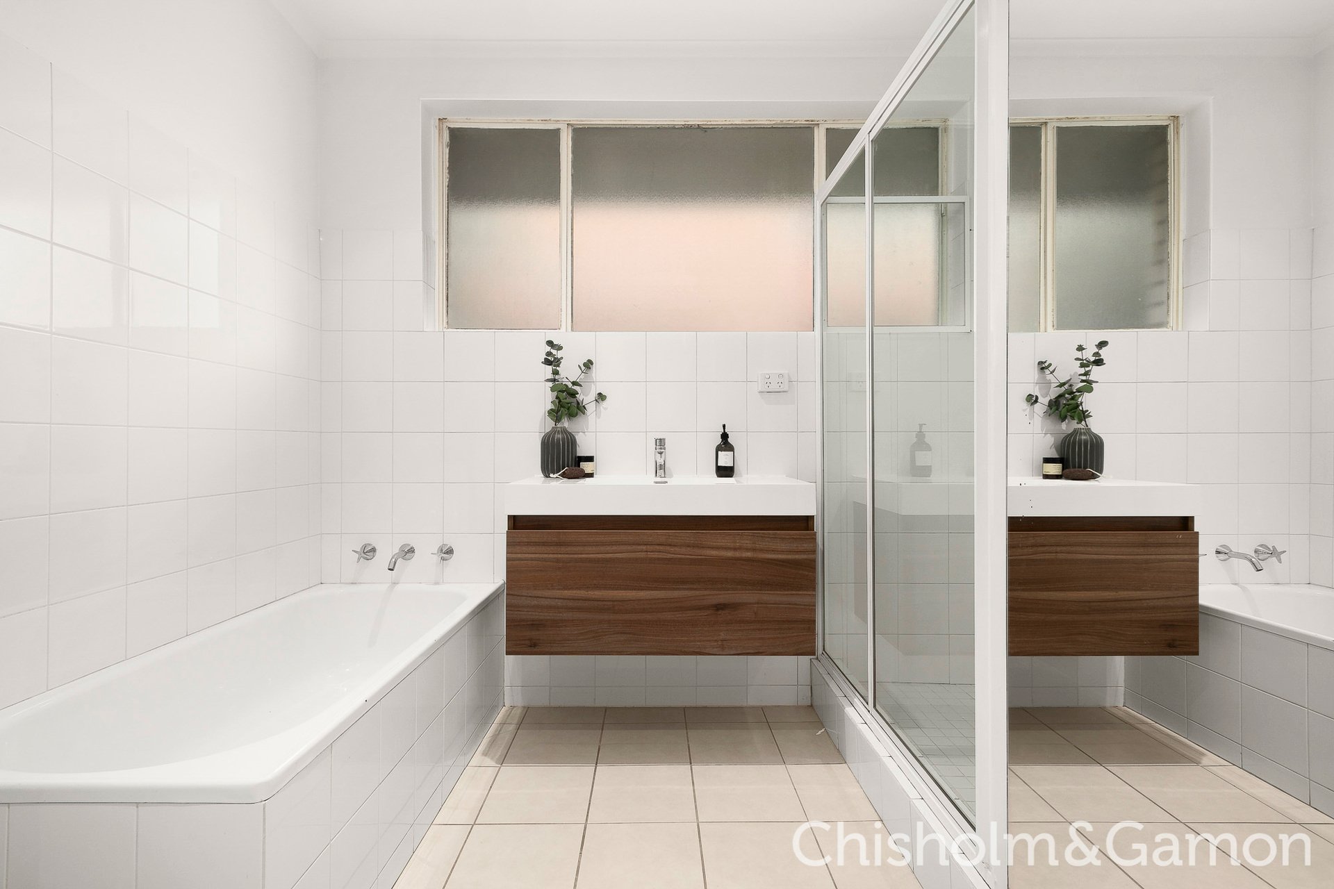 4/2 Greig Court, Elwood image 3