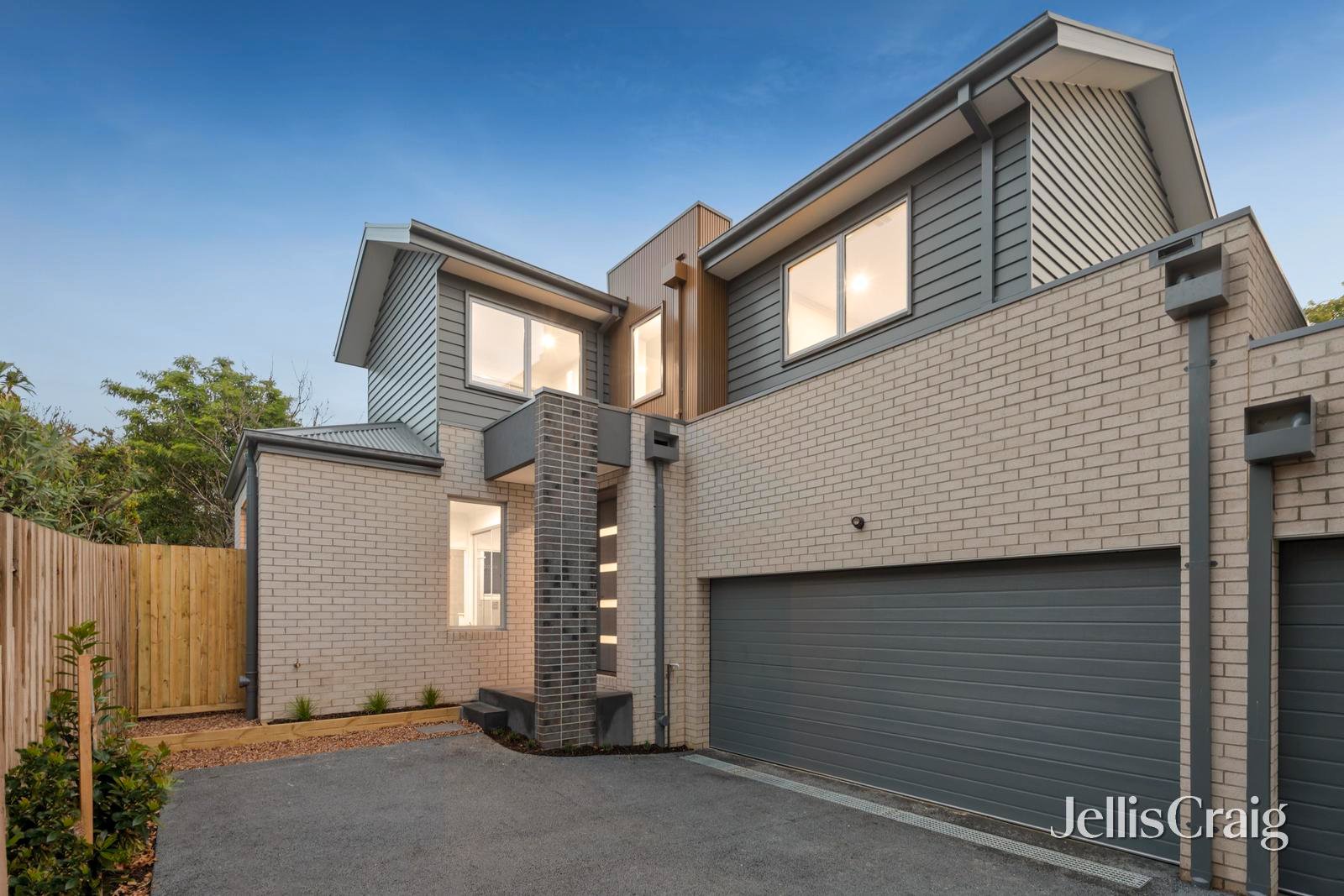 4/2 Harrison Street, Mitcham image 1
