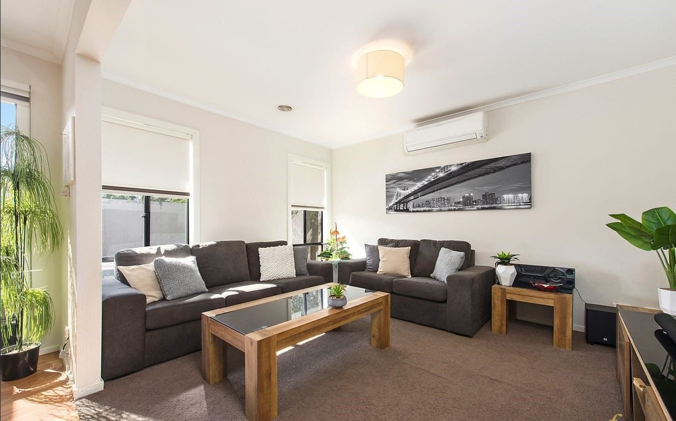42 Hedwig Drive, Mooroolbark image 2