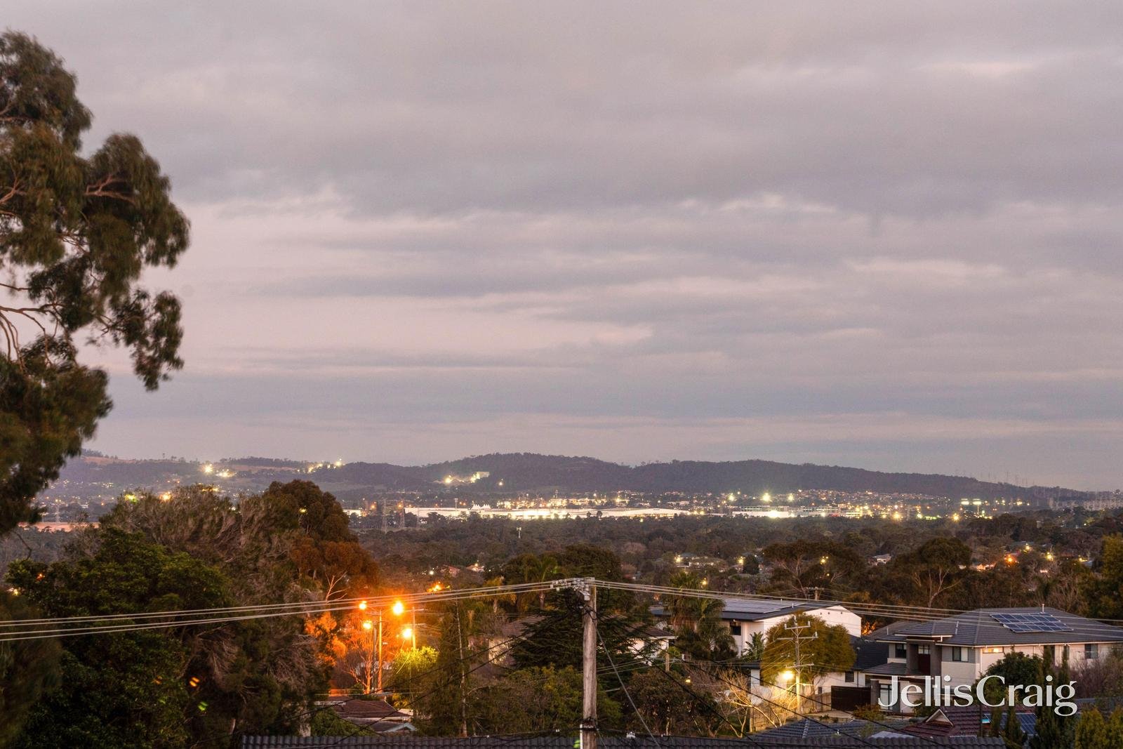 42 Highvale Road, Glen Waverley image 3