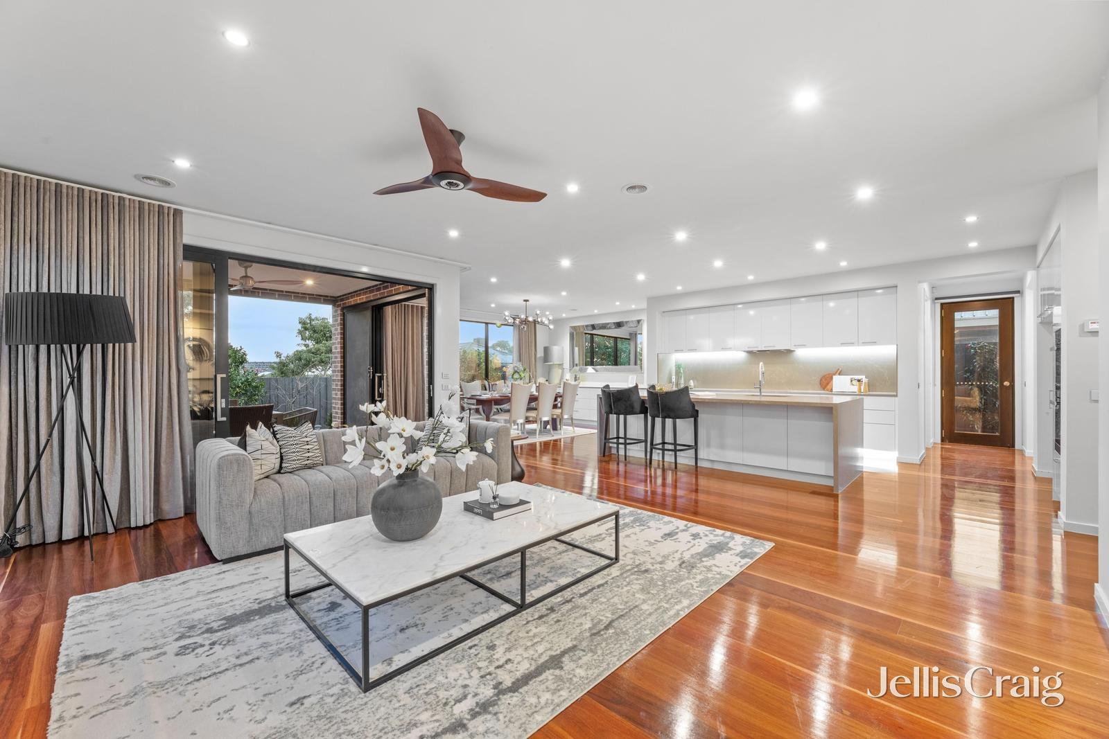 42 Highvale Road, Glen Waverley image 8
