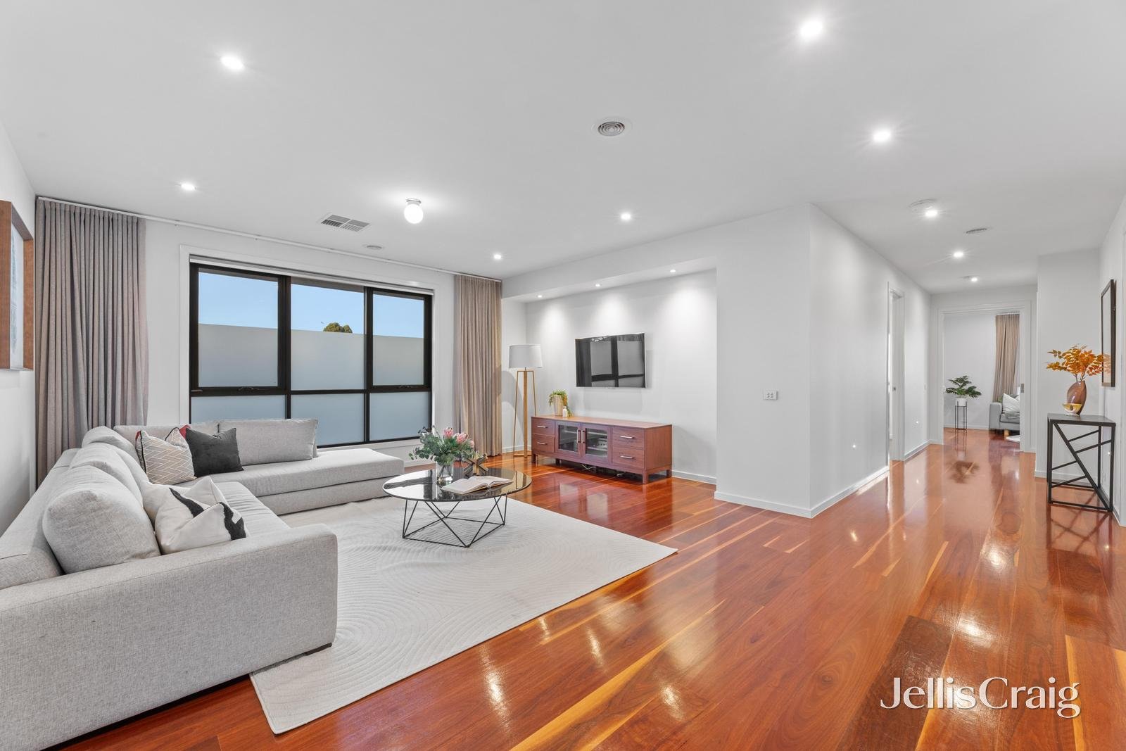 42 Highvale Road, Glen Waverley image 14