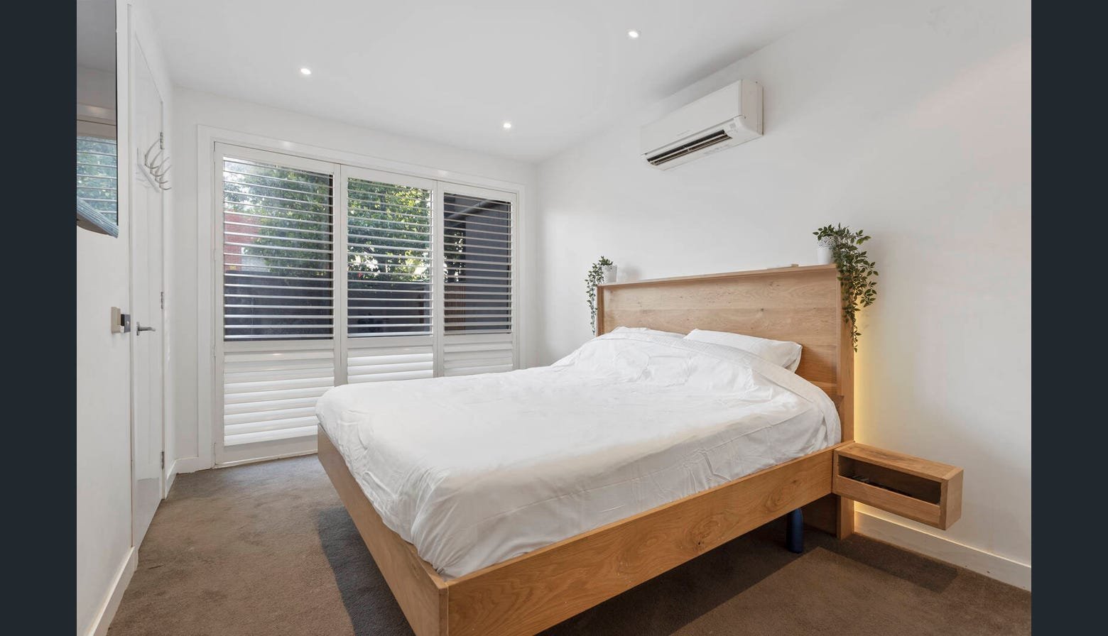 Property Gallery Thumbnail 8