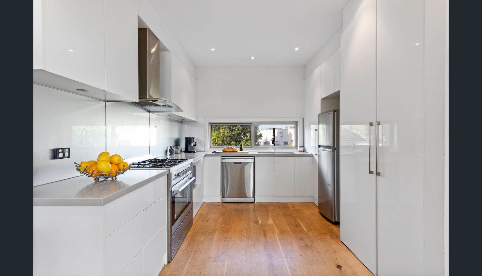 Property Gallery Thumbnail 3