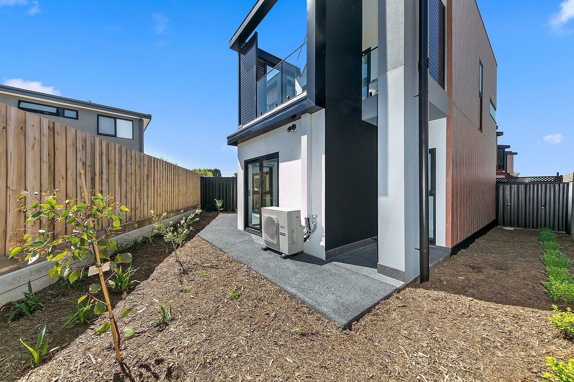 4/2 Howard Court, Clayton image 9