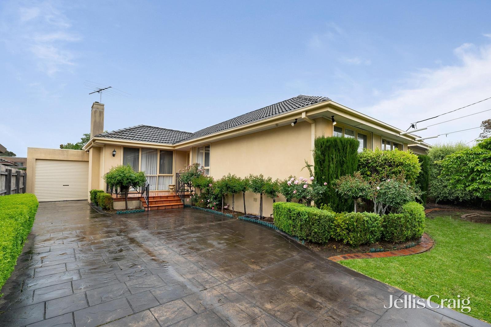42 Joan Crescent, Burwood East image 1