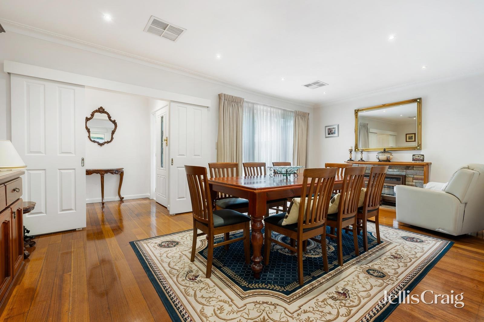 42 Joan Crescent, Burwood East image 3
