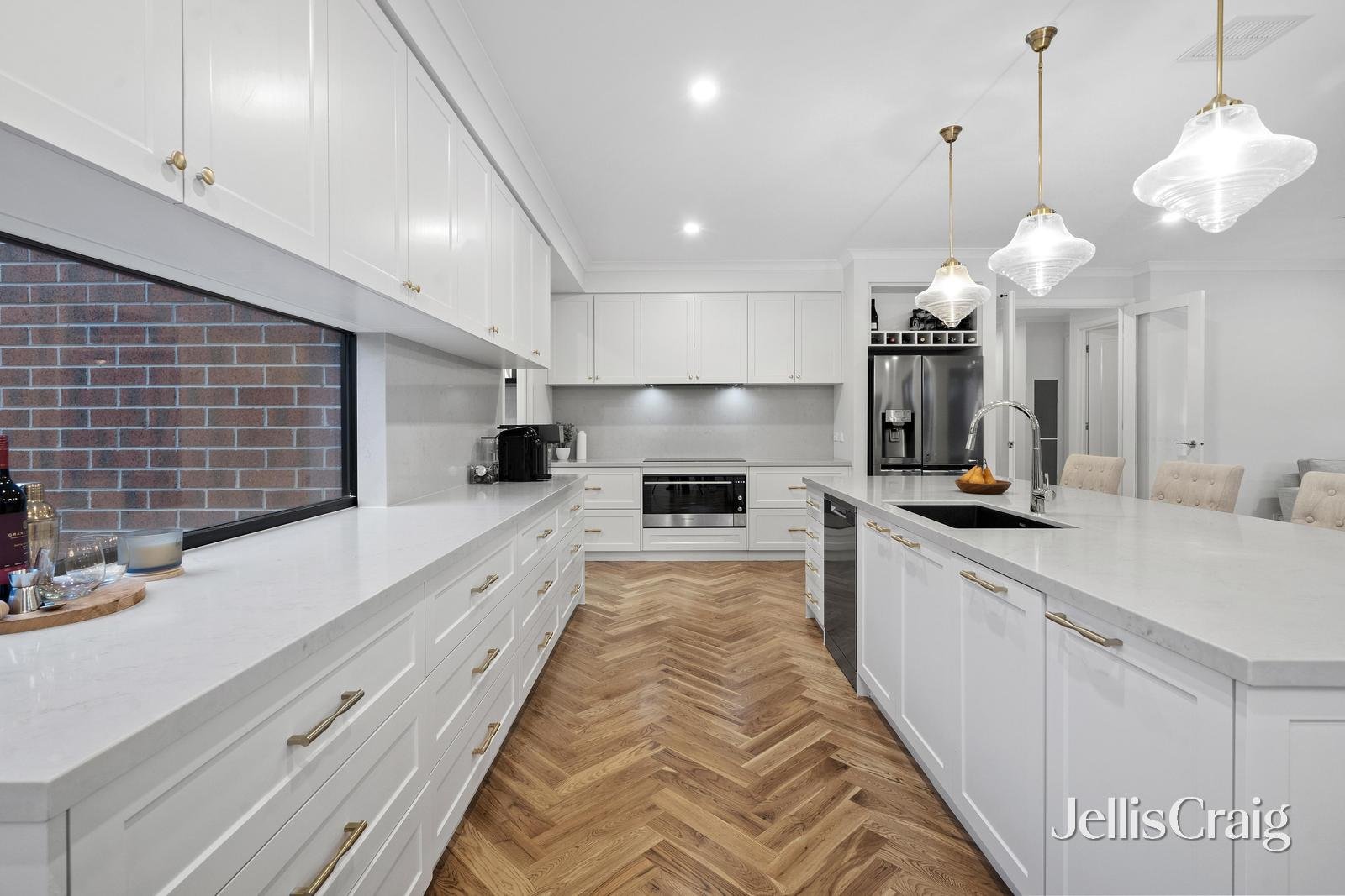42 Joyce Avenue, Glen Waverley image 3