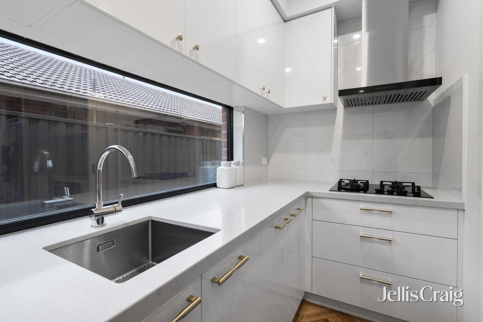 42 Joyce Avenue, Glen Waverley image 4