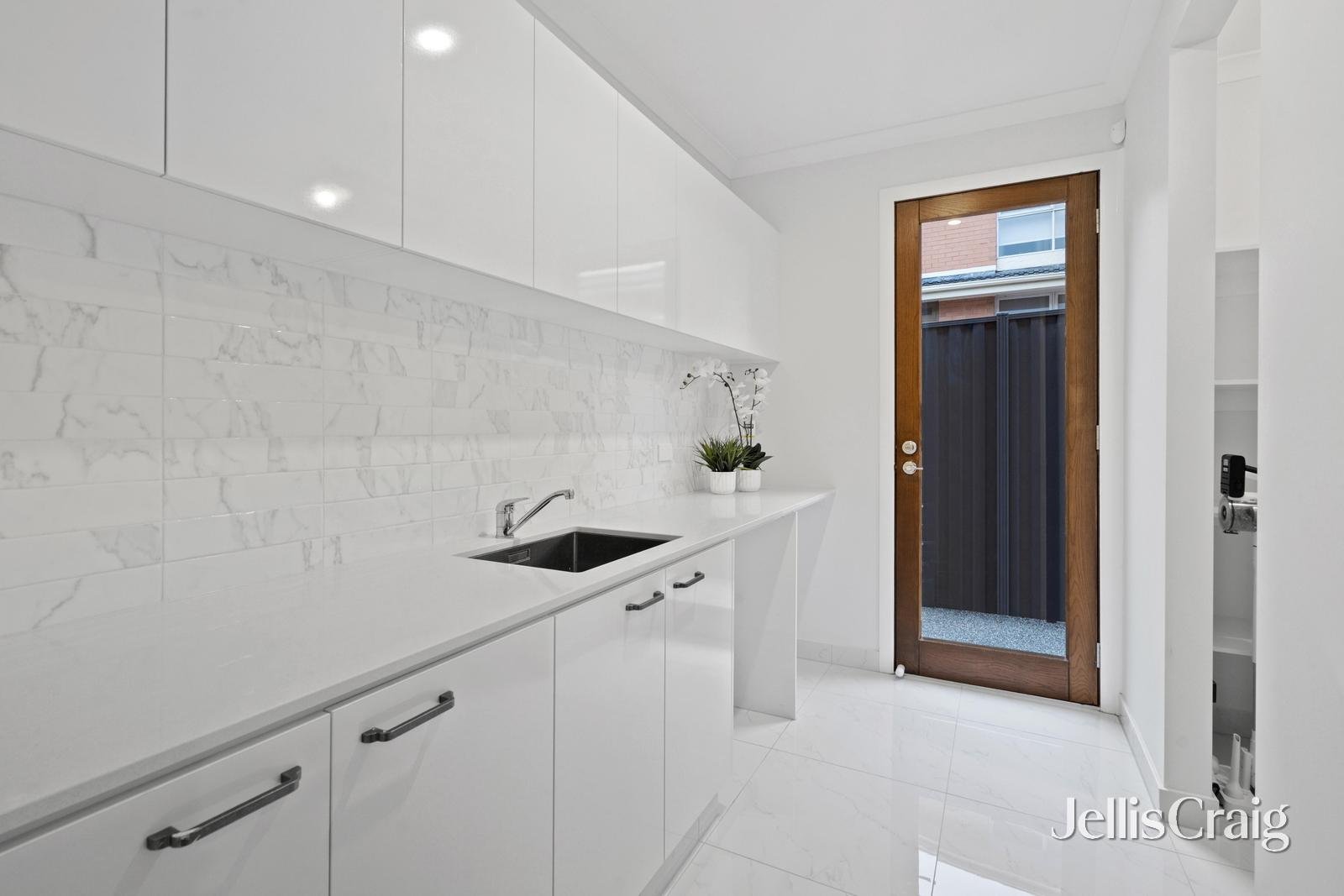 42 Joyce Avenue, Glen Waverley image 10