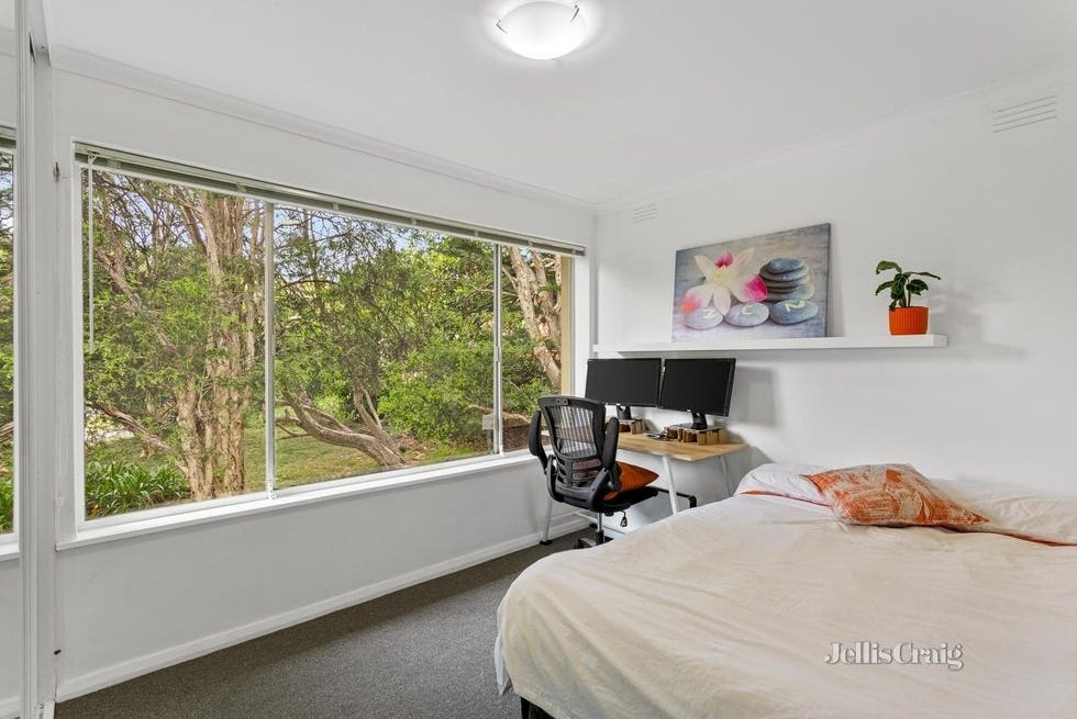4/2 Kandanga Grove, Bulleen image 5