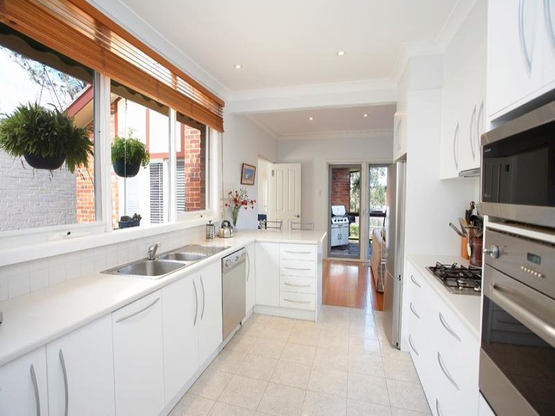 42 Kenny Street, Balwyn North image 3
