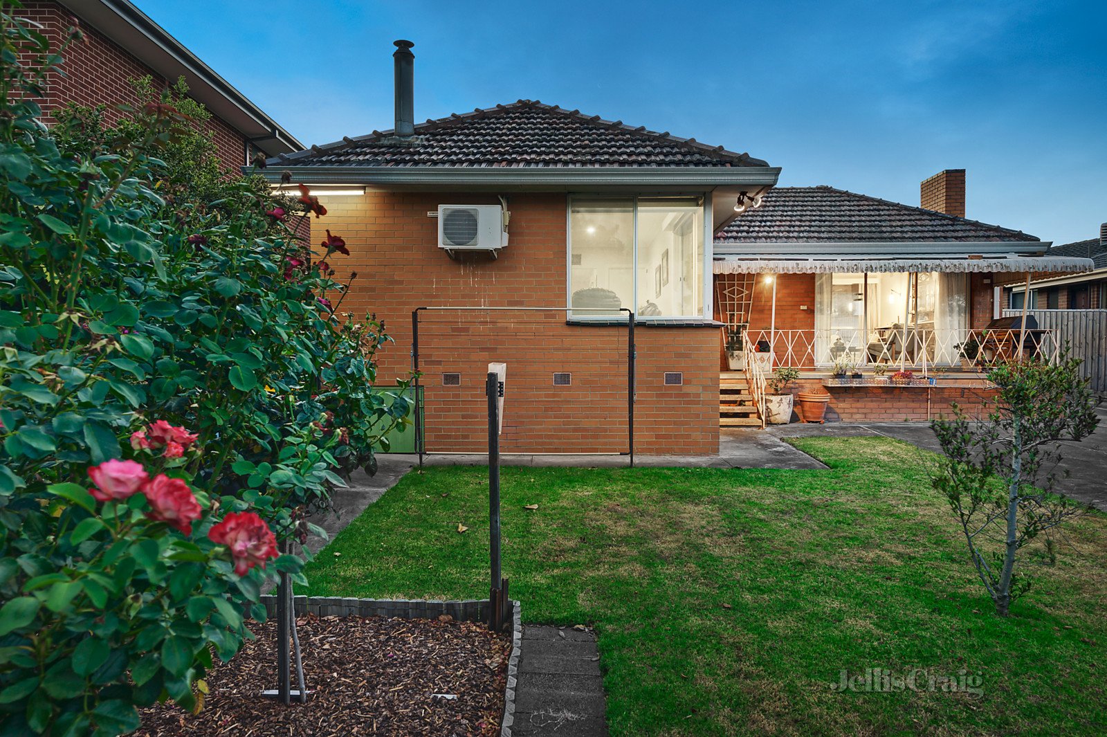 42 Leeds Road, Mount Waverley image 10