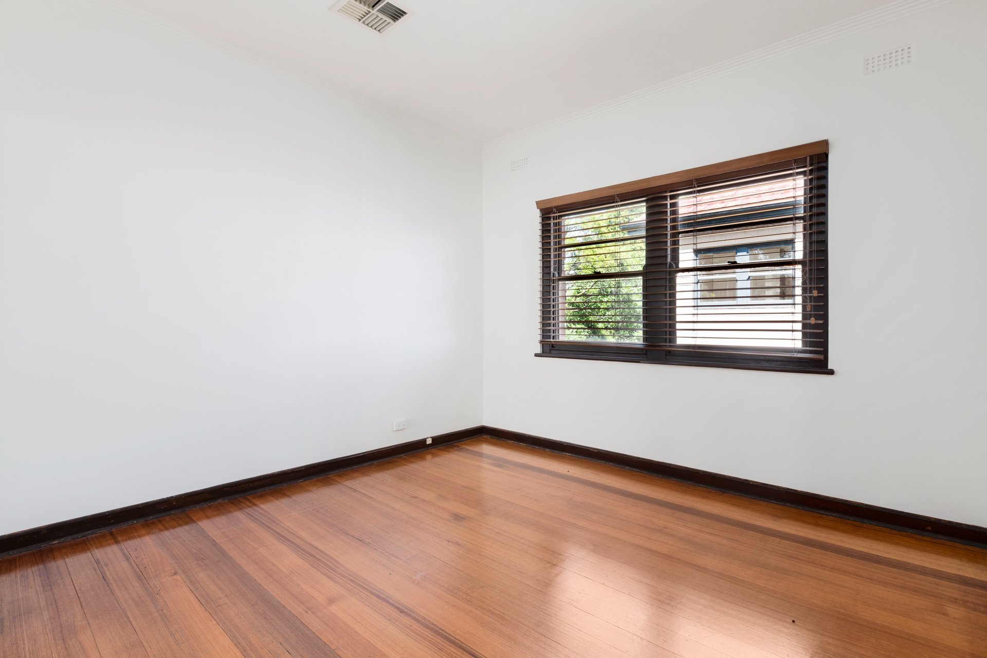 Property Gallery Thumbnail 6