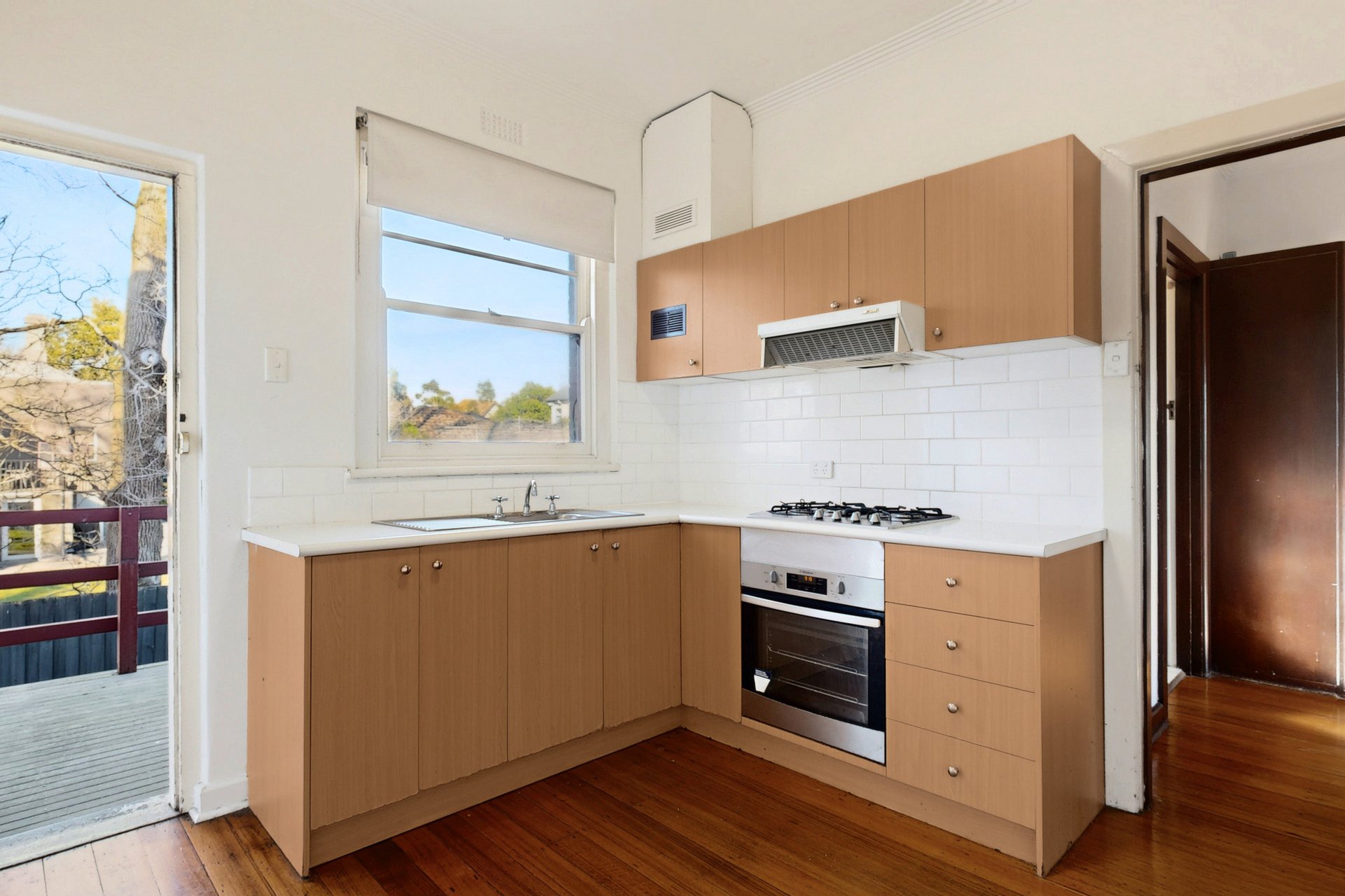 4/2 Linton Court, Hawthorn&nbsp;East image 4