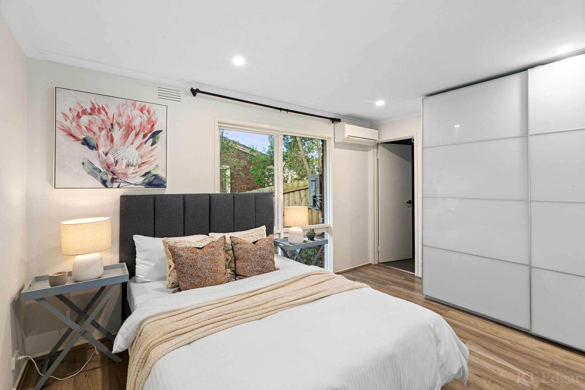Property Gallery Thumbnail 11