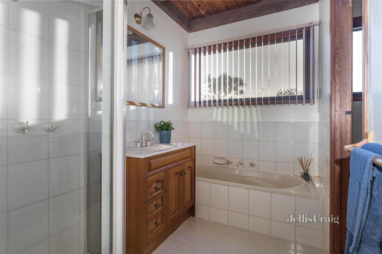 42 Manning Road, Eltham North image 8