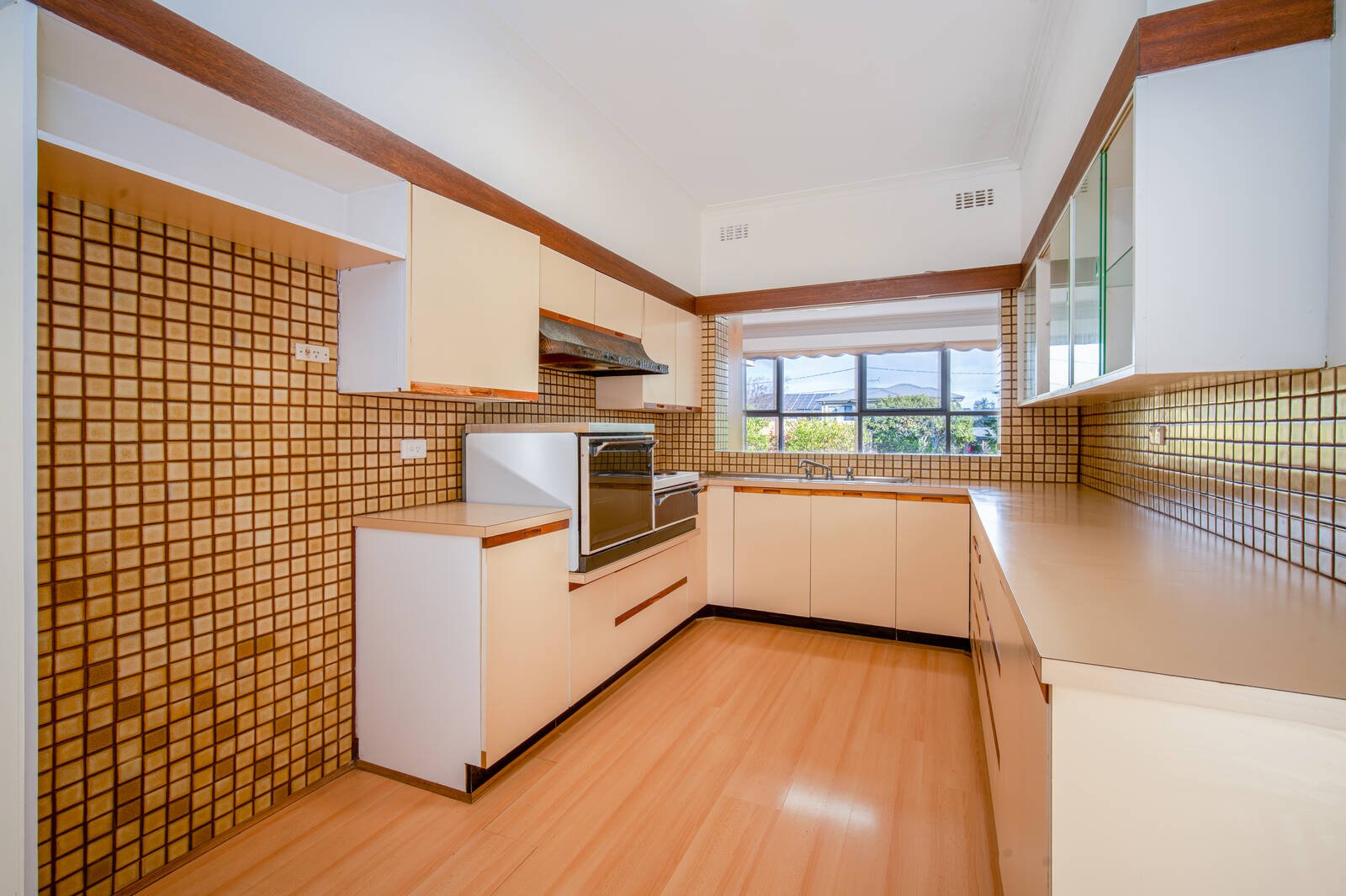 Property Gallery Thumbnail 6