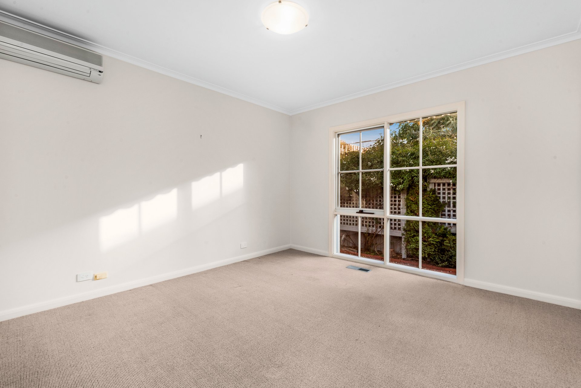 Property Gallery Thumbnail 6