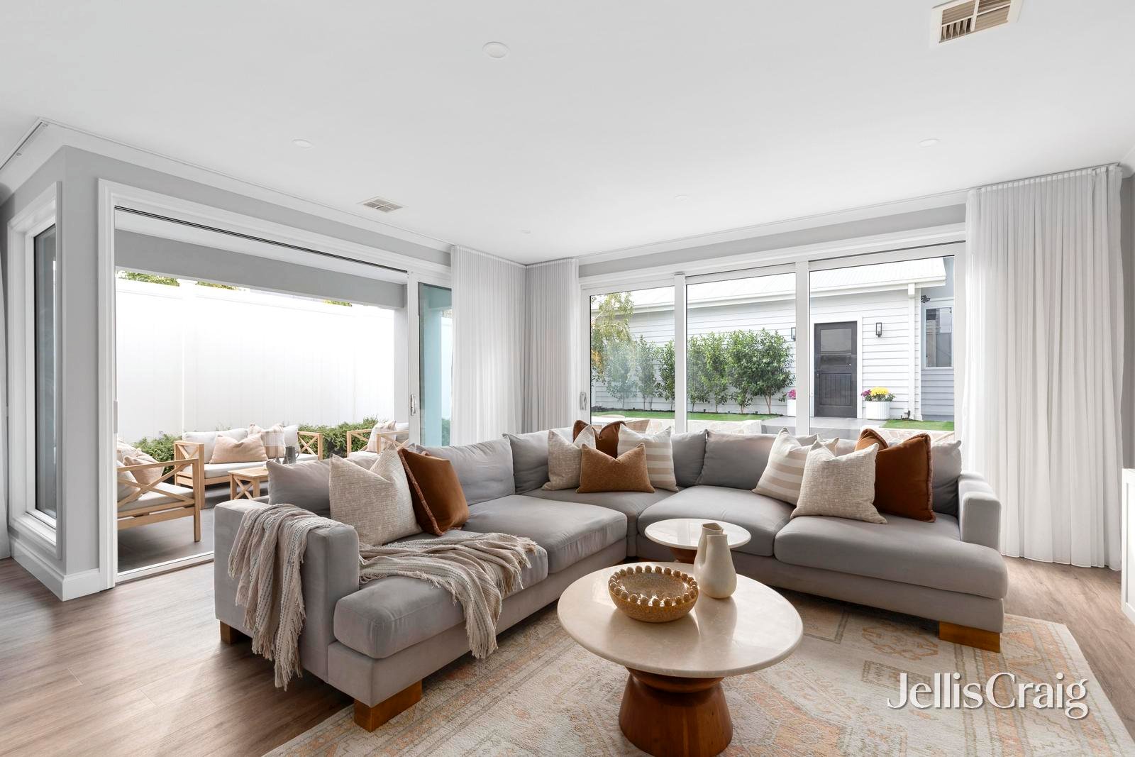 42 Mary Street, Essendon image 5