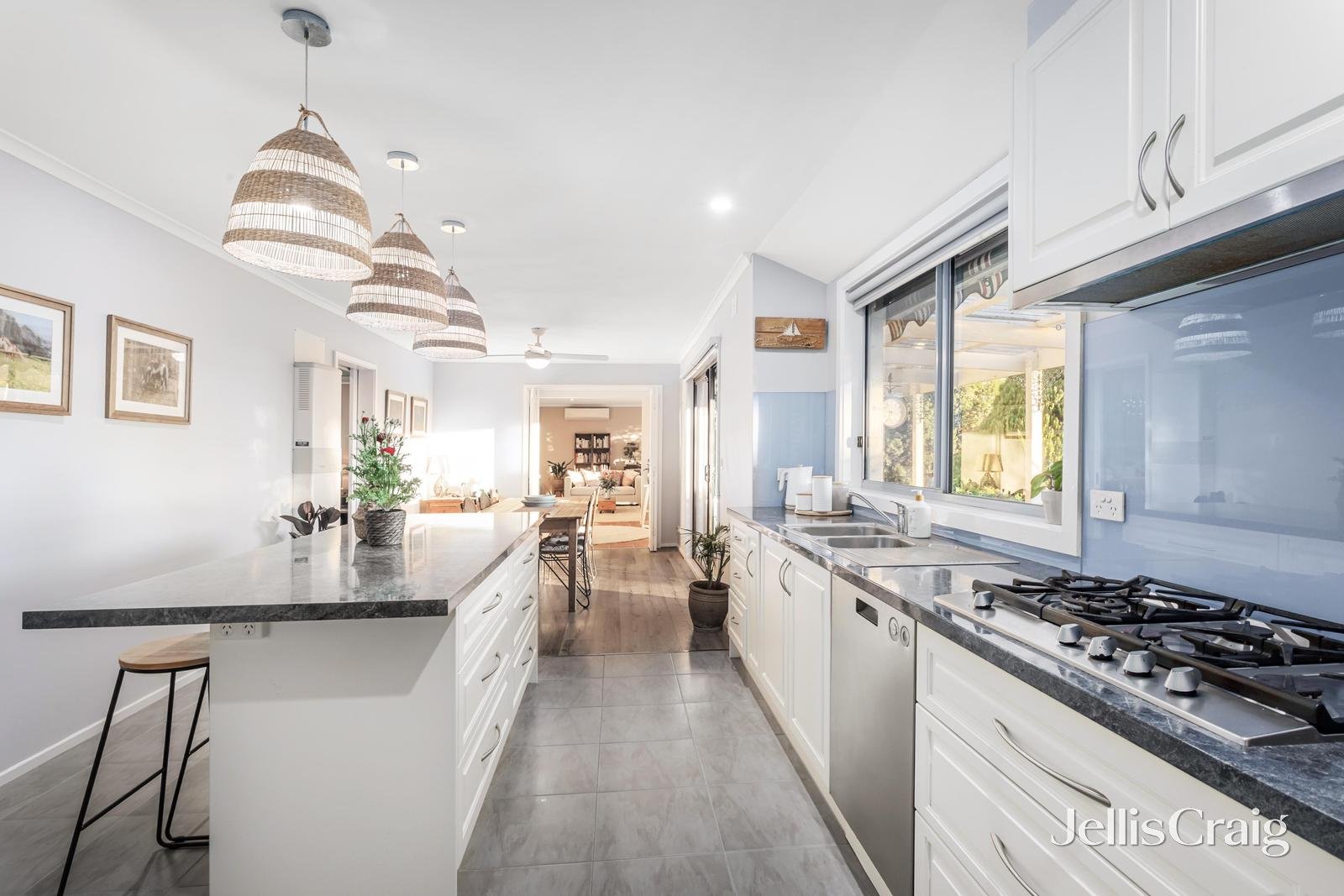 42 Mont Albert Road, Ferntree Gully image 5