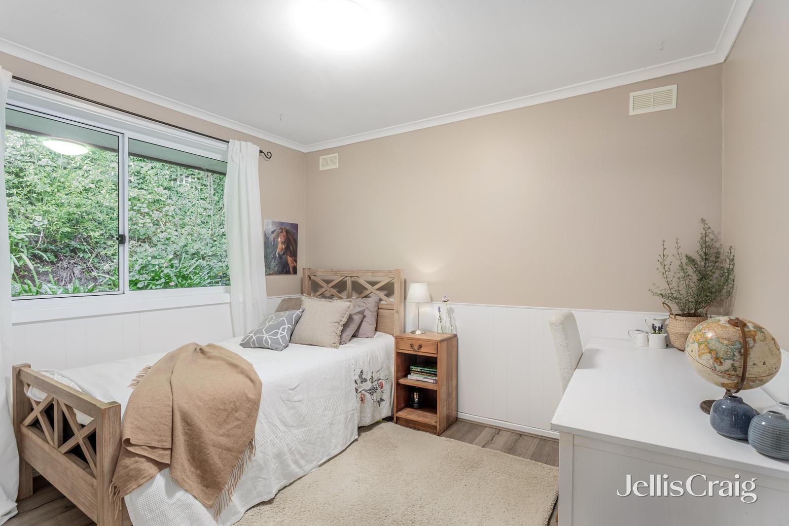42 Mont Albert Road, Ferntree Gully image 8