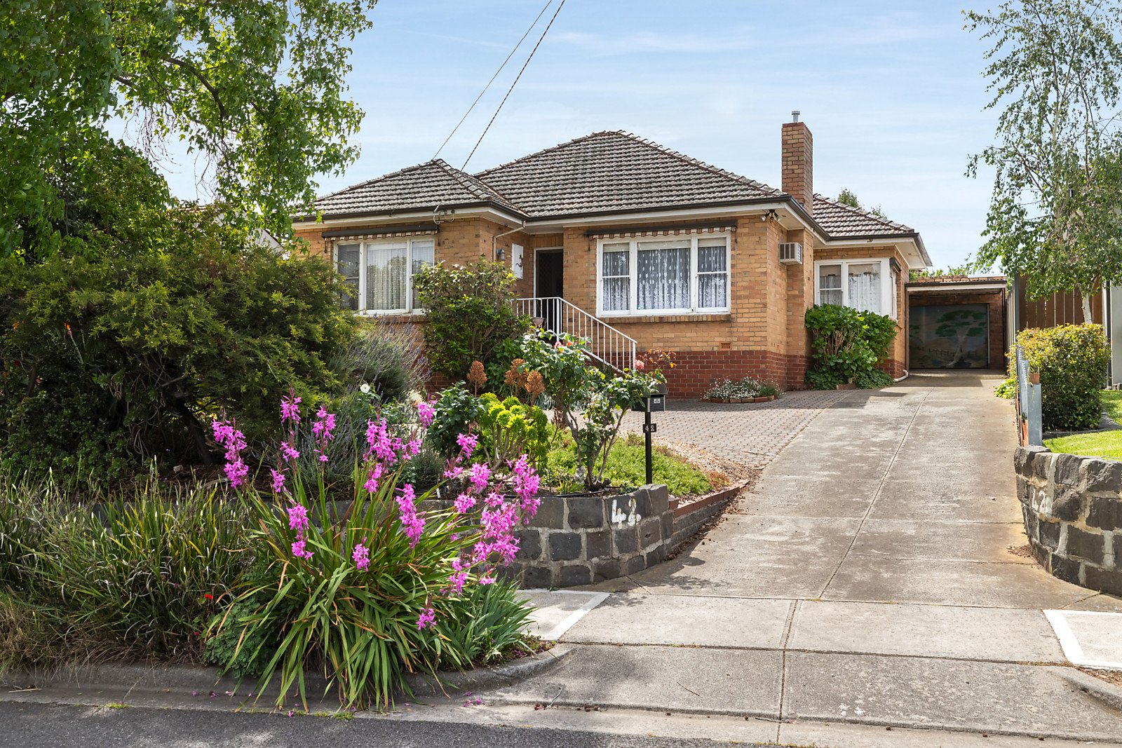 42 New Road, Oak Park VIC 3046