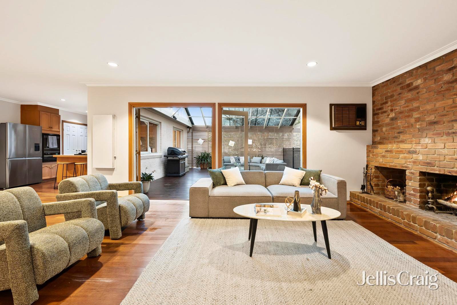 42 Newlands Crescent, Doncaster&nbsp;East image 2